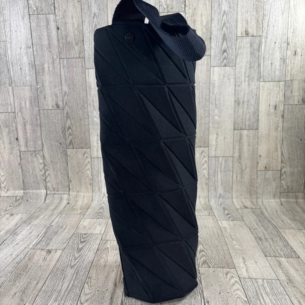 Built Ny black origami